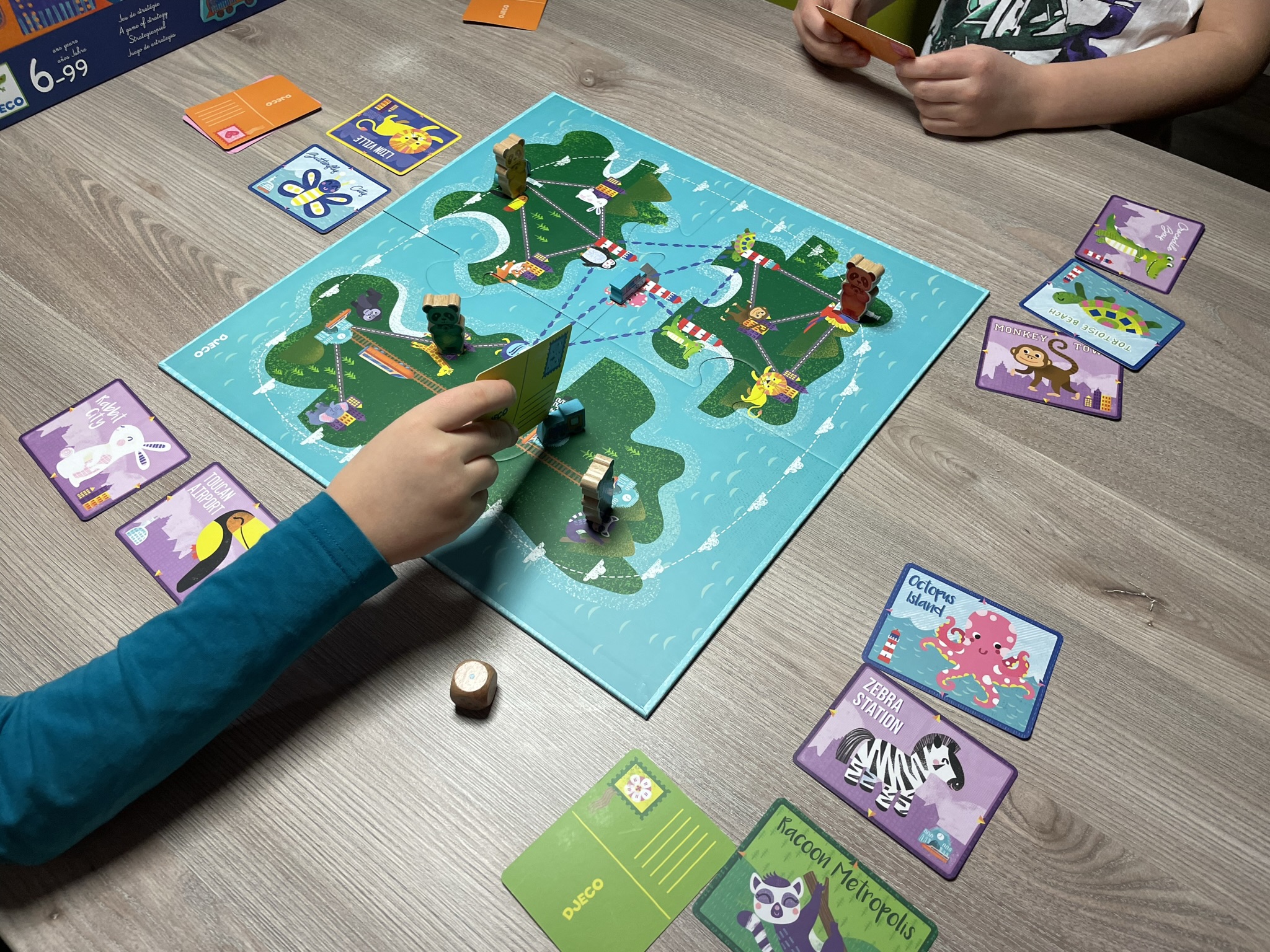 Brettspiel von Djeco: Around the world (Reise um die Welt)