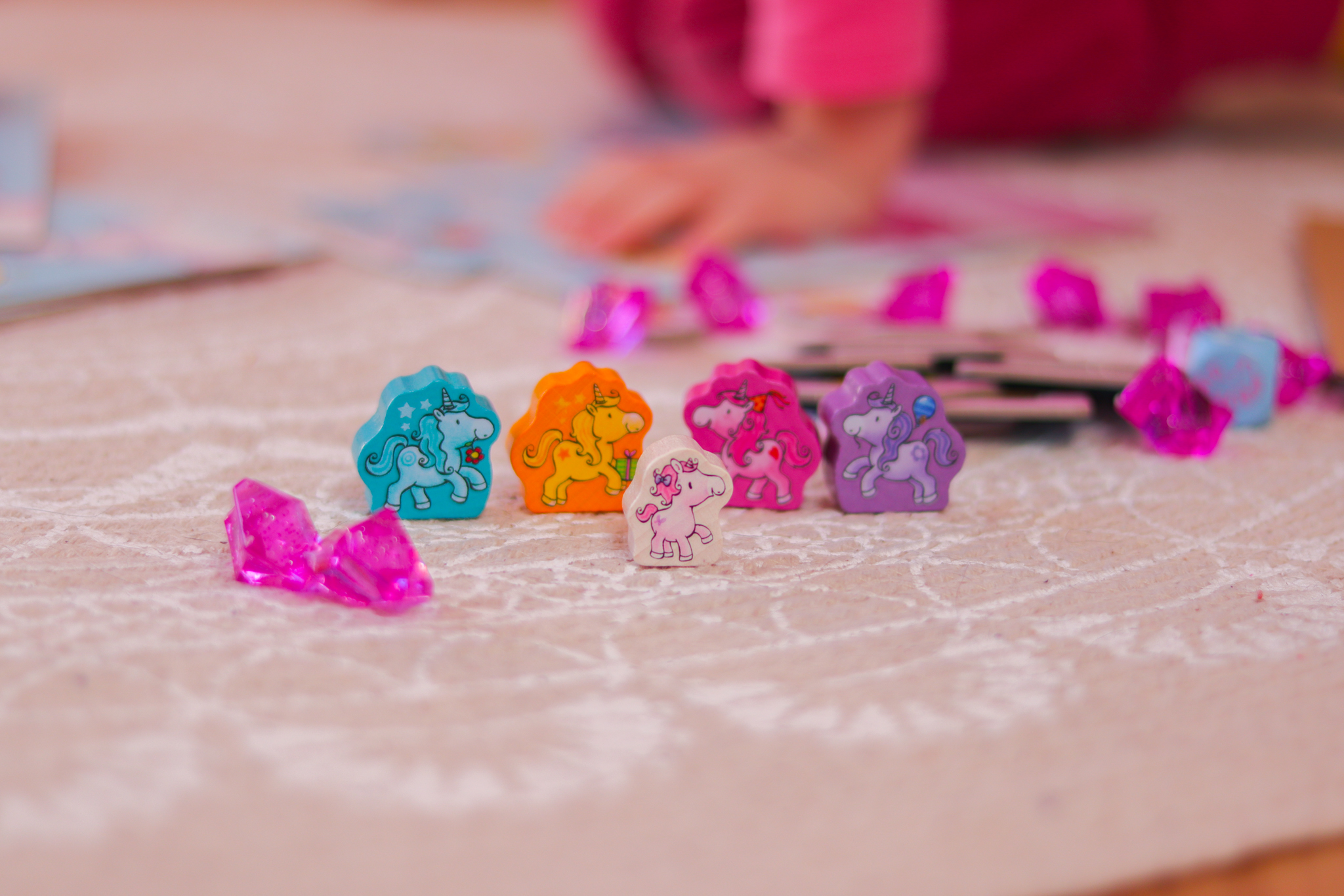 Rezension des kooperativen Spiels HABA: Einhorn Glitzerglück – Eine Party für Rosalie